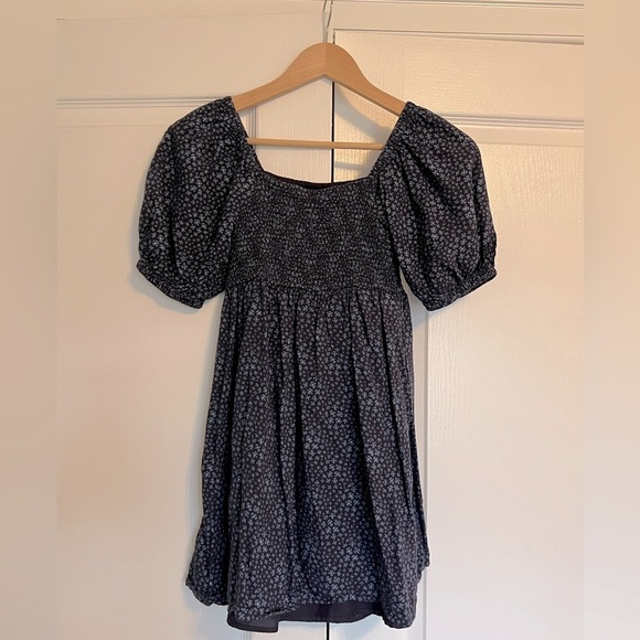 GAP Adorable Kids Puff Sleeve Smocked Navy Blue Kids Dress Size Medium (8) - Picture 4 of 10